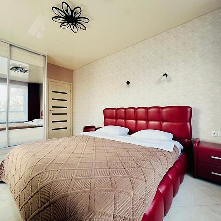 Apartamento Шевченка,60 - Семицвіт Leópolis Exterior foto