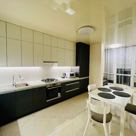 Apartamento Шевченка,60 - Семицвіт Leópolis Exterior foto