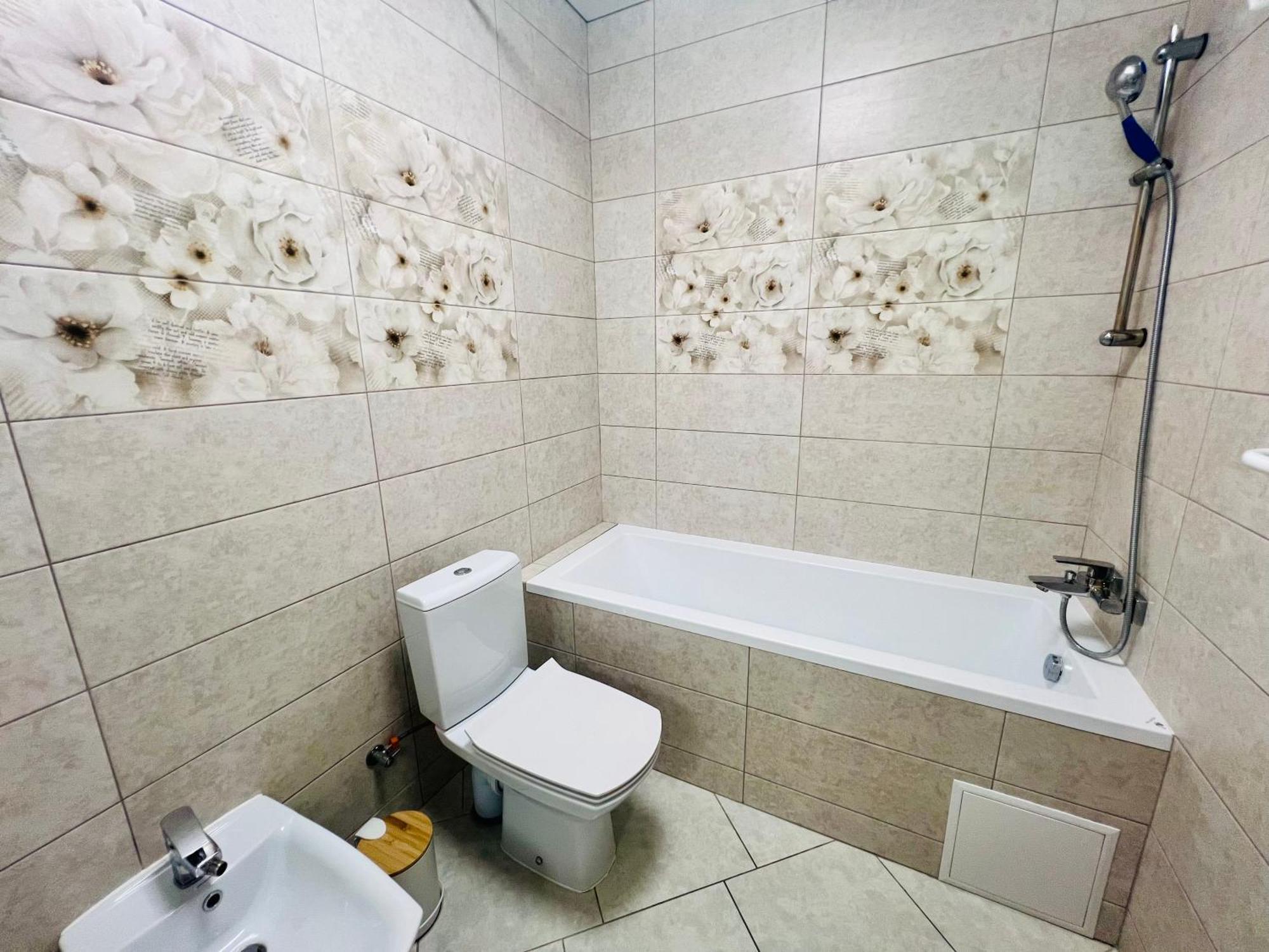 Apartamento Шевченка,60 - Семицвіт Leópolis Exterior foto