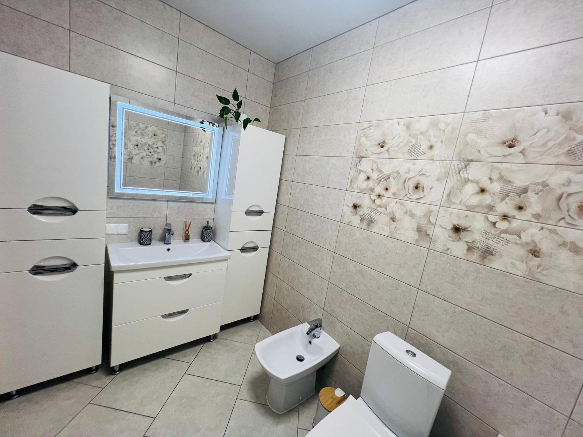 Apartamento Шевченка,60 - Семицвіт Leópolis Exterior foto